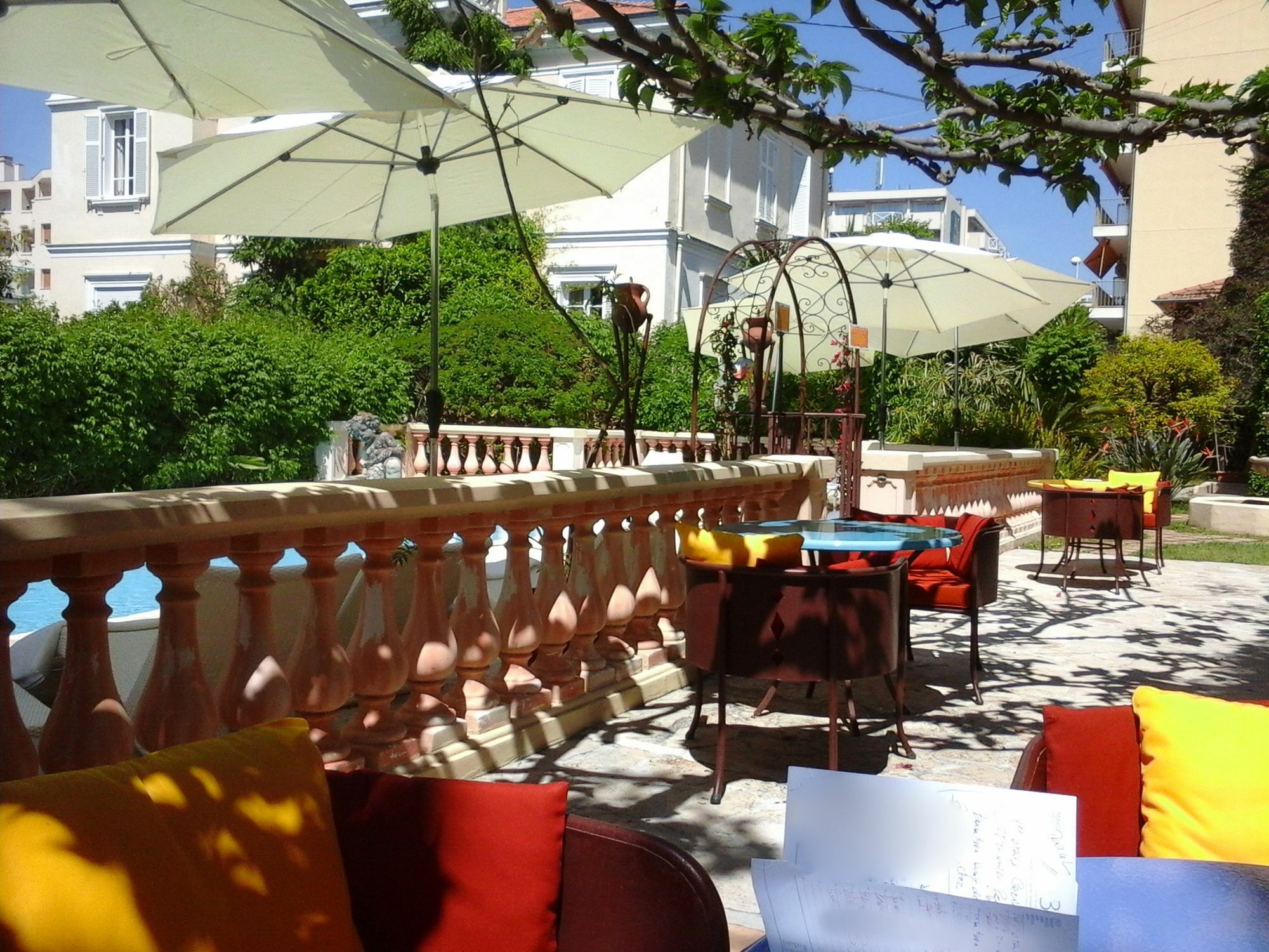 Hôtel Sainte Valérie Juan-les-Pins Exterior foto